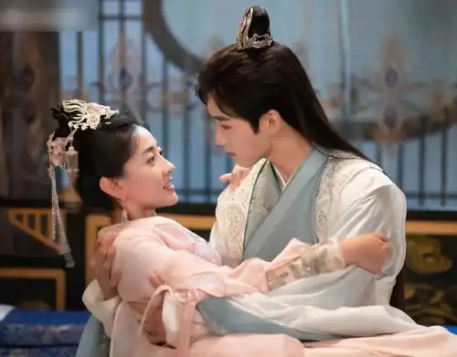 双世宠妃3刚播不久,梁洁现代新剧定档,与男主cp感超邢昭林