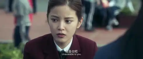 悲伤逆流成河女孩一招激将法,使得班长答应去唱歌
