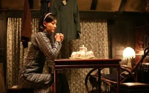 堪称零差评的3部谍战剧,有一部被禁4年,开播获人民日报表扬