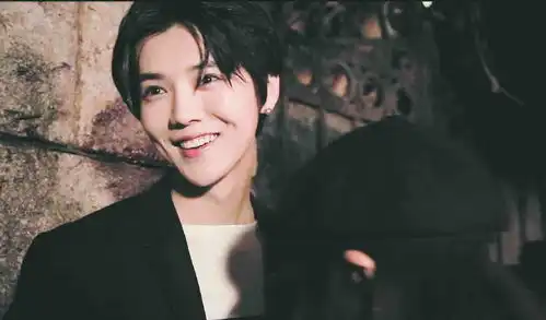 明星的怪癖,林俊杰爱裸奔,大s挂满尸体照,最后一位厉害了
