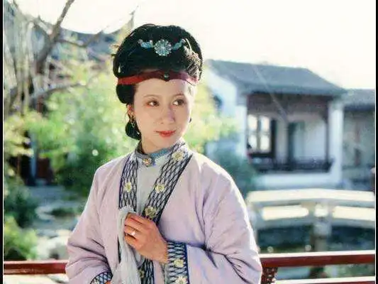 87版红楼梦之李纨剧照她是封建淑女,是妇德妇功的化身
