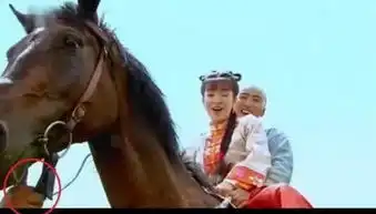 骗了我们多少年的穿帮镜头,宗人府装灯泡先不说,关晓彤泡澡露了啥