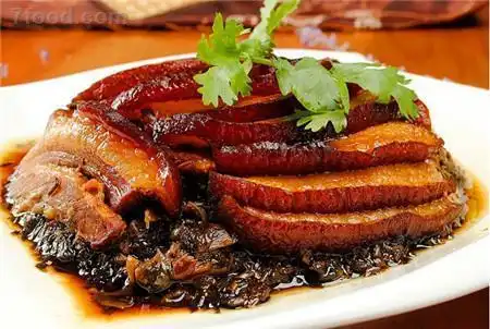 美食推荐葱烧黄花鱼,梅菜扣肉,羊肉焖饭,泡椒鱿鱼须