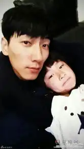 田亮晒森碟新造型为爸爸宣传天天为张亮洗脚感动落泪
