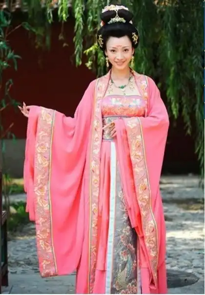 揭明星走红前打酱油角色刘嘉玲83版射雕演丫鬟
