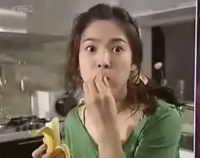 这对霸屏的宋慧乔vs宋仲基太阳夫妇,他们竟然神同步吃素