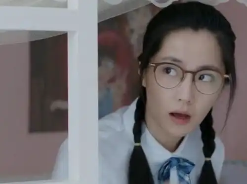 她是创造营3中的大赢家,让黄子韬心动,还被一大腕明星力捧