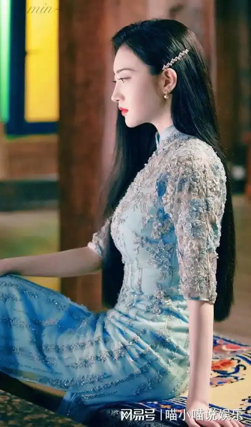 万年捧不红的景甜凭司藤坐稳一线小花从资源咖变成人间富贵花