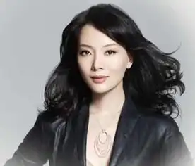 她才是真正合影杀手,女星都不愿和她合影,连袁泉杨澜舒淇都尴尬
