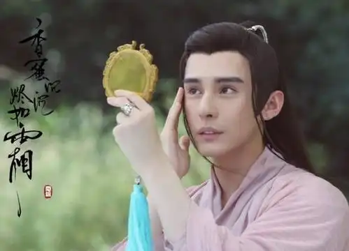 他曾是卖红薯的网红,撞脸李佳琪,因出演香蜜走红