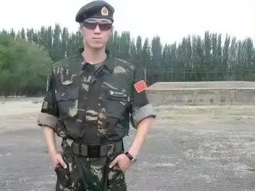 我90后东北人,19岁成为特种兵,23岁脱下军装,现在成了一名奶爸