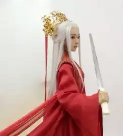 小小龙女剧照曝光董璇白发瀑悬凄美惊艳8
