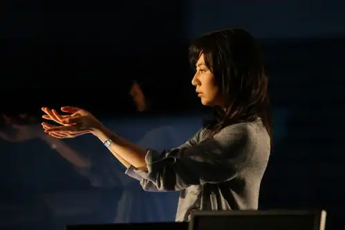 单身男女高圆圆午夜辣舞郑秀文愿做其影子