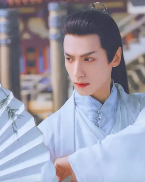 出尘艳艳的男星古装造型李易峰能打,罗云熙仙气,他一战成名