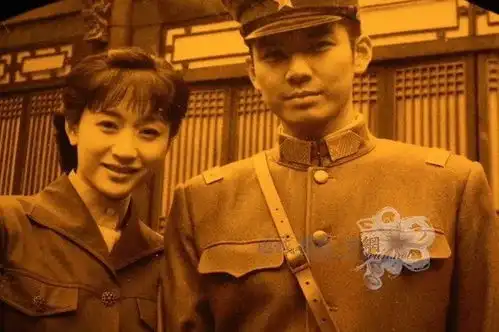 看了李小冉20岁到48岁颜值变化,才知道什么叫岁月不老美人