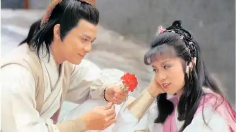 走的蹊跷的翁美玲,黄泽锋在线解密最美黄蓉的死亡之谜