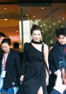 微微一笑很倾城刘涛低眉浅笑从容大气