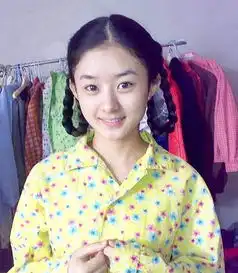 赵丽颖遭前经纪人揭底以前穷干那事
