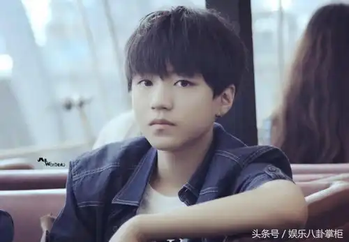 王俊凯大学趣事曝光,一句话回应粉丝表白显高情商
