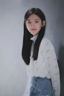 悲伤逆流成河的顾森湘,校花学霸,师爷请自重饰谭玲音
