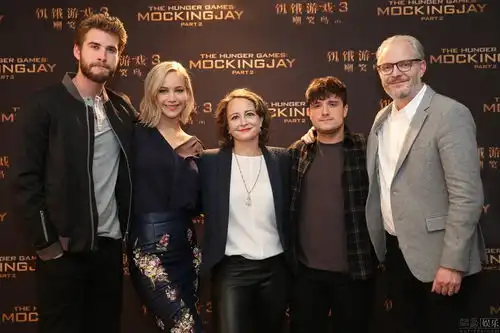 饥饿游戏3导演因霍夫曼去世重写剧本