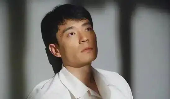 他与郝蕾离婚后,爱过殷桃,负过王珞丹,38岁却娶了小娇妻