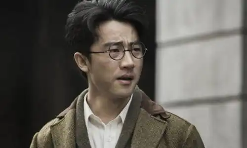 黄轩靠着芳华走红绝非偶然,这件事就能看出他做演员的态度
