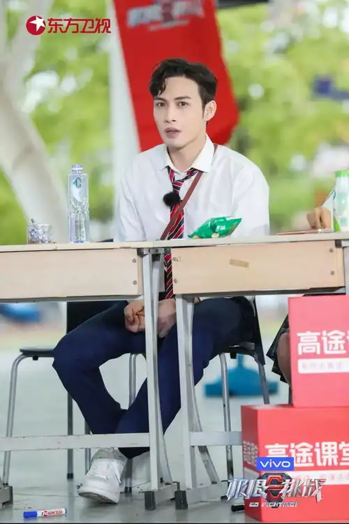 杨超越张彬彬加盟极限挑战,今晚2105启航快乐星球重返童年
