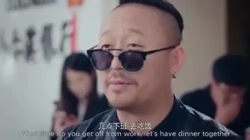 有钱的叫大叔,没钱的就叫这位师傅
