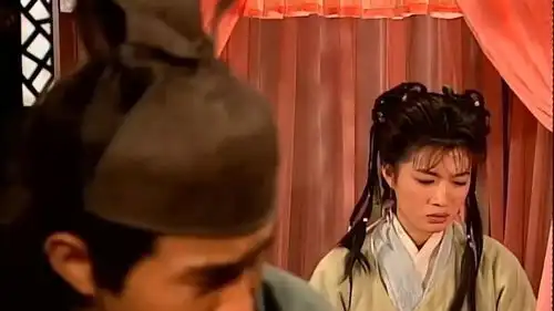 笑傲江湖岳灵珊风寒拒不喝药,陆猴儿提这人让她立马改变主意
