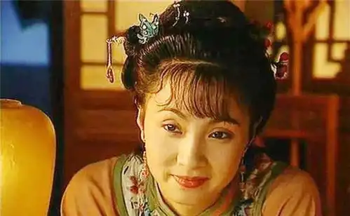 本以为蒋勤勤的古装够惊艳了,可看到陶虹的古装后,惊艳红尘
