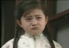 金铭1992年3月青青河边草饰演小草
