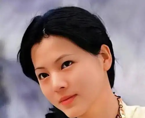 87版红楼梦袭人没有对比就没有伤害,新版出来邓婕态度变了