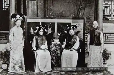 末代皇帝凡人生活的历史瞬间
