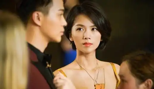 单身妈妈曹曦文带女儿出镜,女儿长相不像妈妈,母女同框颜值高