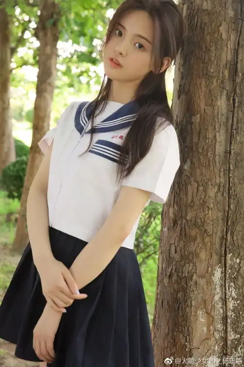 这样的杨超越真的好看,怪不得这么受欢迎啦