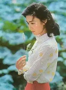 他是国家一级演员,因拍戏与丈夫结缘,如今60岁家庭幸福
