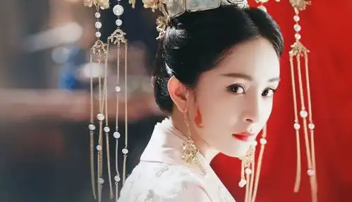 先后合作罗云熙任嘉伦,金晨杨蓉为她作配,下一个当家花旦