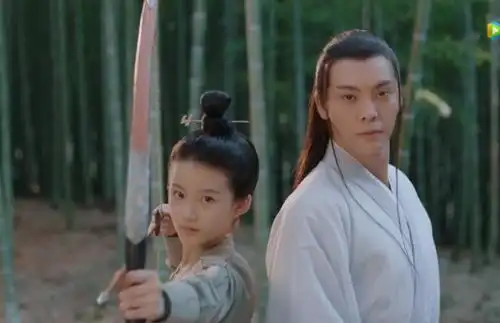 斛珠夫人高开低走成定局杨幂是否能成功打丢掉花瓶称号
