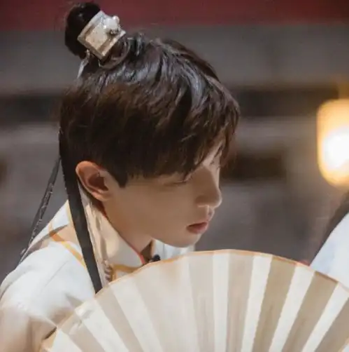 密逃古装剧照邓伦化身翩翩公子,杨幂娇俏少女感太心动了
