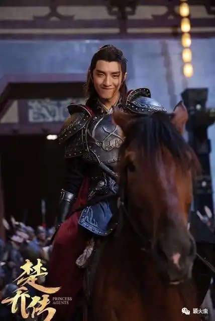 赵丽颖新戏遭路透,楚乔和赵西风竟亲密接吻
