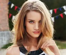 самойстильнойженщиноймиресталаизвестнаяфотомодель.фото