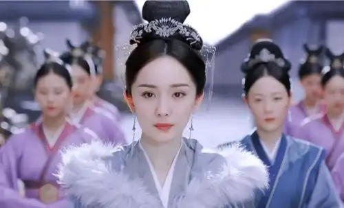 斛珠夫人发布预告,陈伟霆龙须刘海被吐槽,后期给杨幂修眉毛