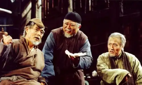 他本该拥有美好童年,6岁时因母亲和奶妈的争执,竟改变了他一生
