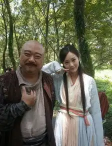 17版射雕英雄传幕后剧照,沙通天和剧中四大主创一一合影