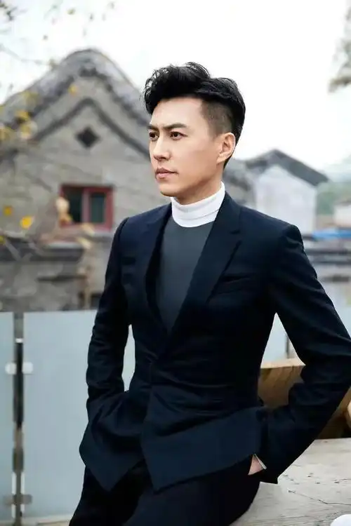 网传,靳东新剧传出消息林深见鹿网友期待播出