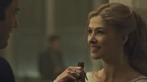 遮羞布后的现代婚姻,是穷人的奢侈品,是富人的大白菜
