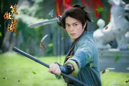 令狐冲既没得罪林平之,更不想偷辟邪剑谱,为何林平之那么恨他
