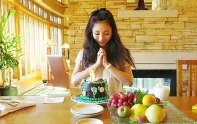 柳岩异国度假私照性感嘟嘴变甜心