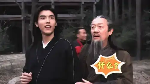 将夜花絮剧组surprise生日祝福,金士杰拍戏懵圈浑然不知
